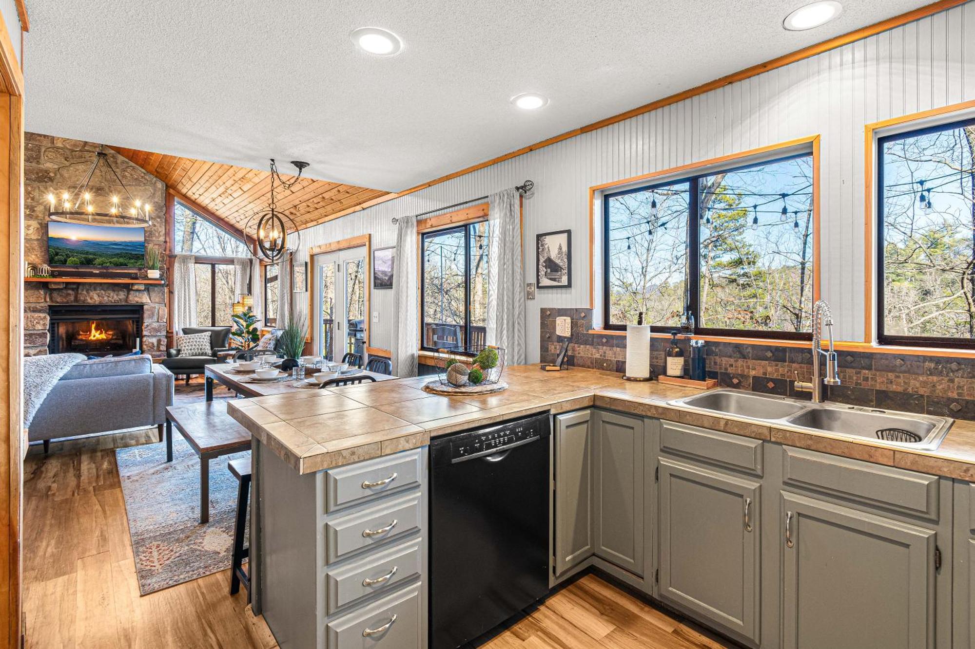 The Family Stone Luxe Cabin Sleeps 12 Hot Tub Dogfriendly Dollywood Pigeon Forge Dış mekan fotoğraf