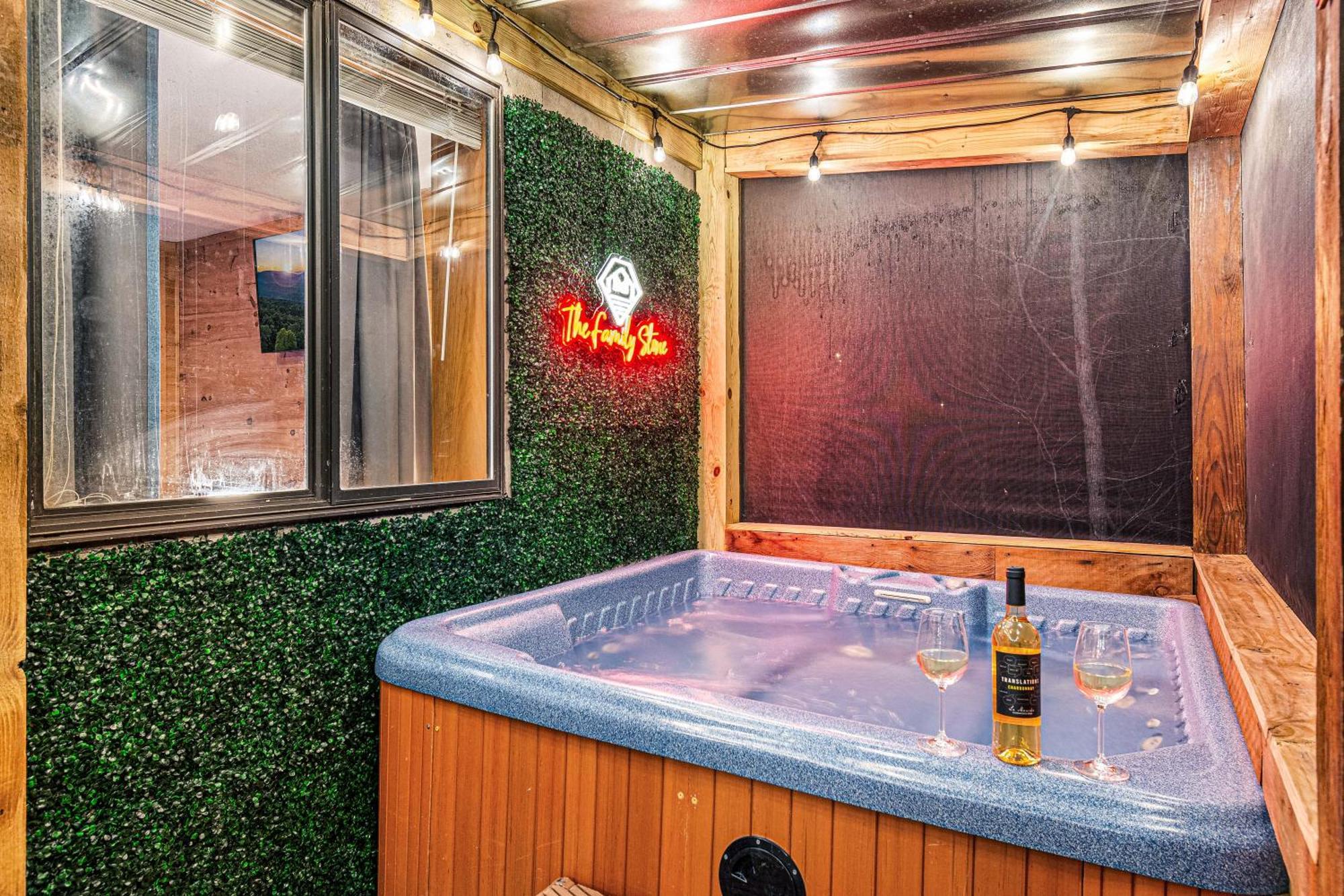 The Family Stone Luxe Cabin Sleeps 12 Hot Tub Dogfriendly Dollywood Pigeon Forge Dış mekan fotoğraf